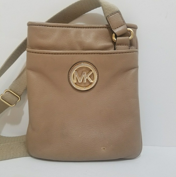 Michael Kors Handbags - MICHAEL KORS Tan Leather Crossbody